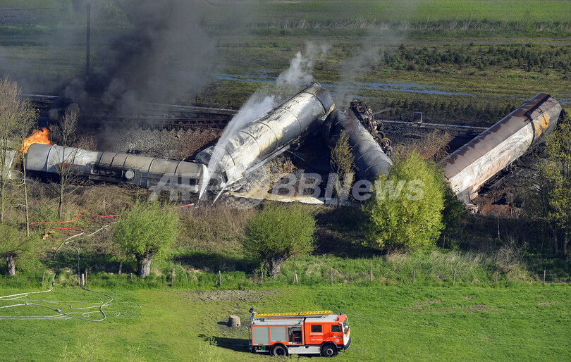 ベルギーで有毒物質積んだ列車が脱線・炎上、1人死亡17人負傷