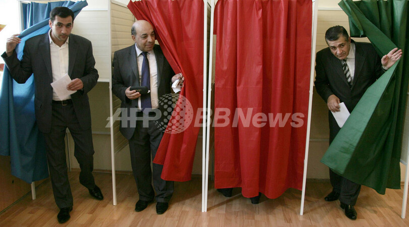アゼルバイジャン大統領選、現職の再選確実