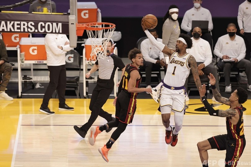 レブロン、足首負傷で「無期限」離脱 レイカーズに痛手