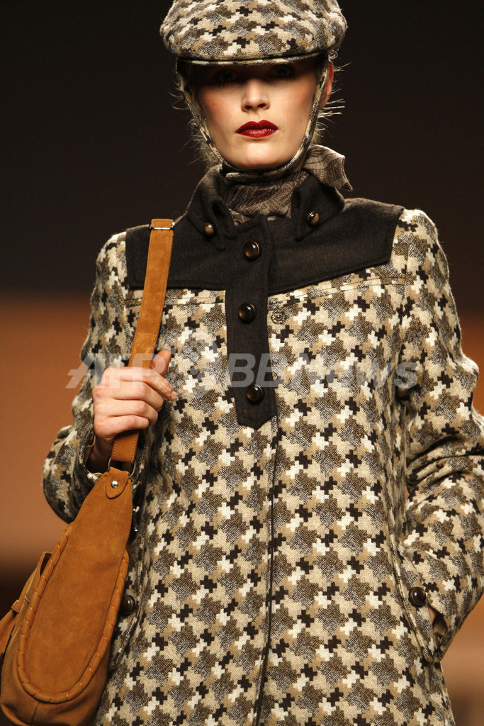 ＜08/09年秋冬パサレラ・シベレス＞アイラント、アルマ・アギラール新作を発表