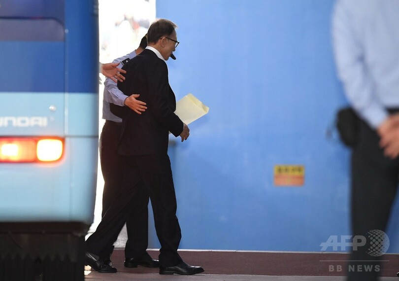 韓国・李元大統領が初出廷 罪に問われるのは「侮辱」