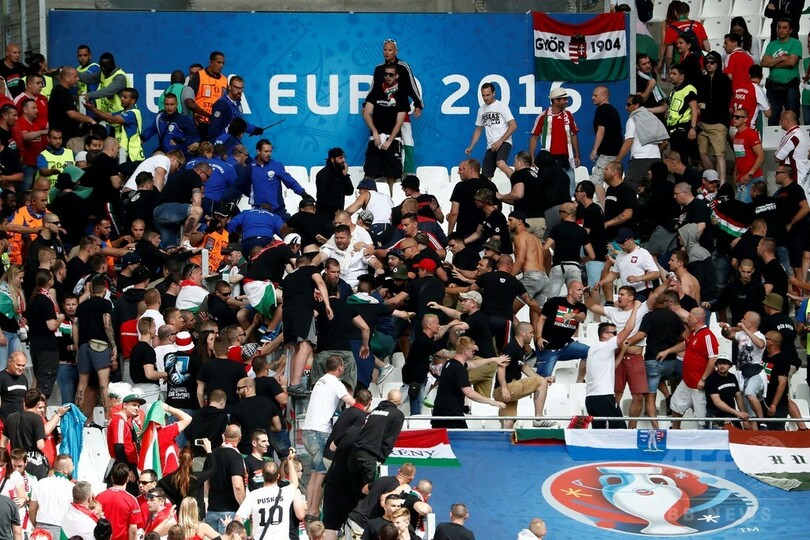 アイスランド対ハンガリーの試合前に乱闘騒ぎが発生