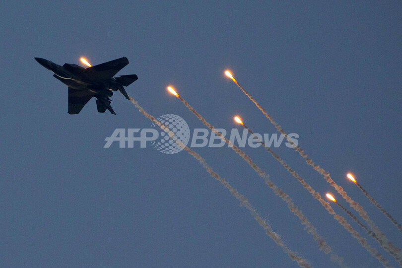 新米パイロットの門出祝う航空ショー、イスラエル空軍基地