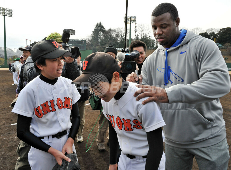 元マリナーズのケン・グリフィー氏が野球教室