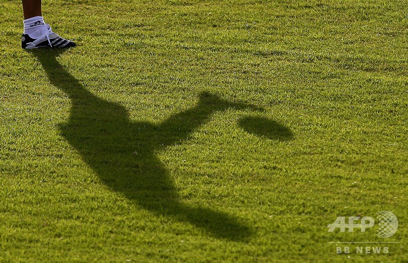 選手がかみそりで対戦相手切りつけか、サッカートルコ3部の試合中