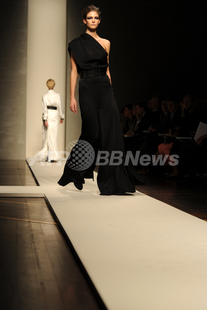 ＜12/13年秋冬ミラノコレクション＞ジャンフランコ フェレ