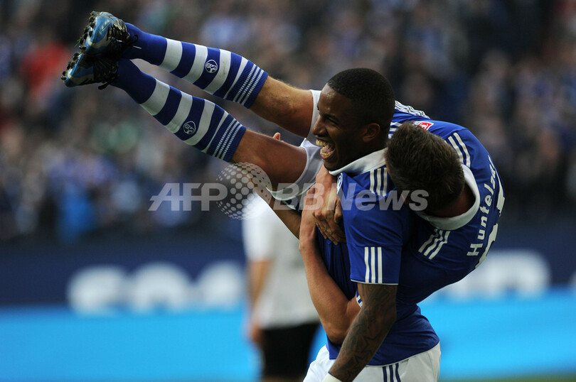 シャルケ、ラウルの活躍でCL出場権獲得に前進