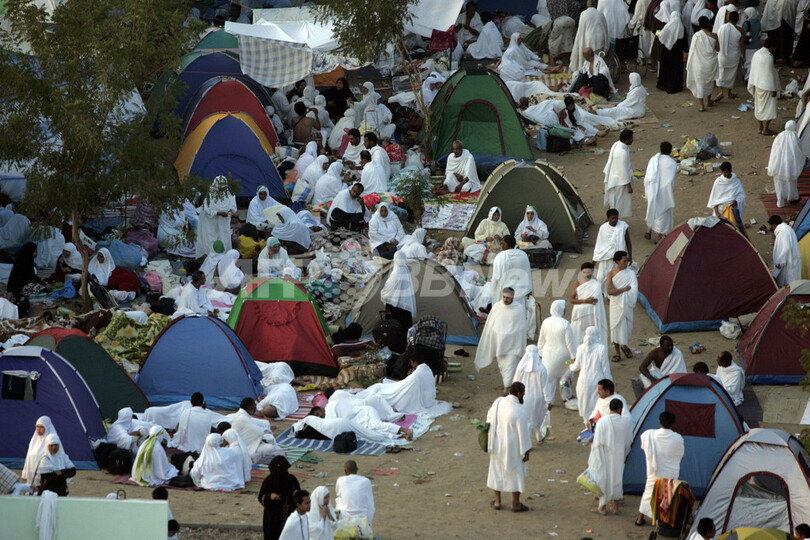 イスラム教の大巡礼「ハッジ」、アラファト山で神と向き合う