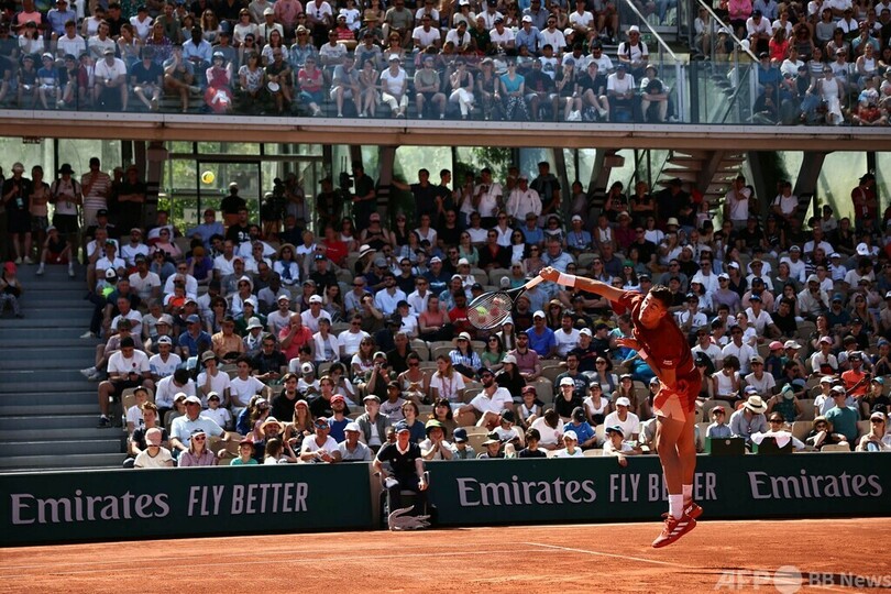 コキナキスが38歳ワウリンカ撃破 8年ぶり全仏OP3回戦進出