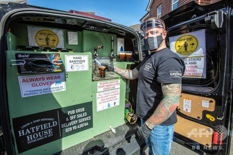 英国、コロナ封鎖措置を延長 「少なくとも」3週間