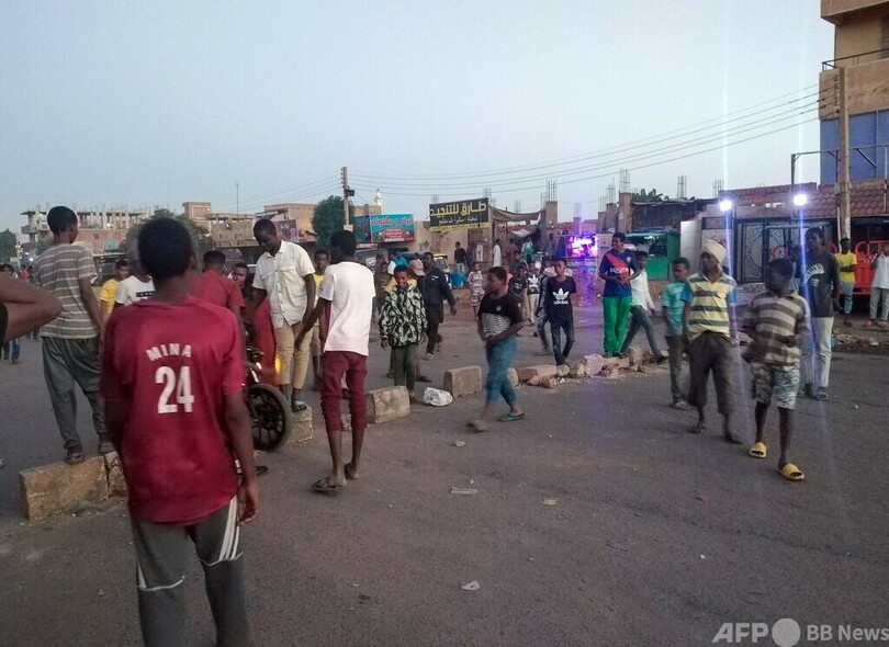 スーダン軍事クーデター、首相復職で合意