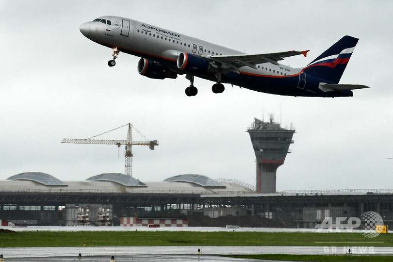 滑走路に立ち入った男性、離陸機と衝突して死亡 ロシア