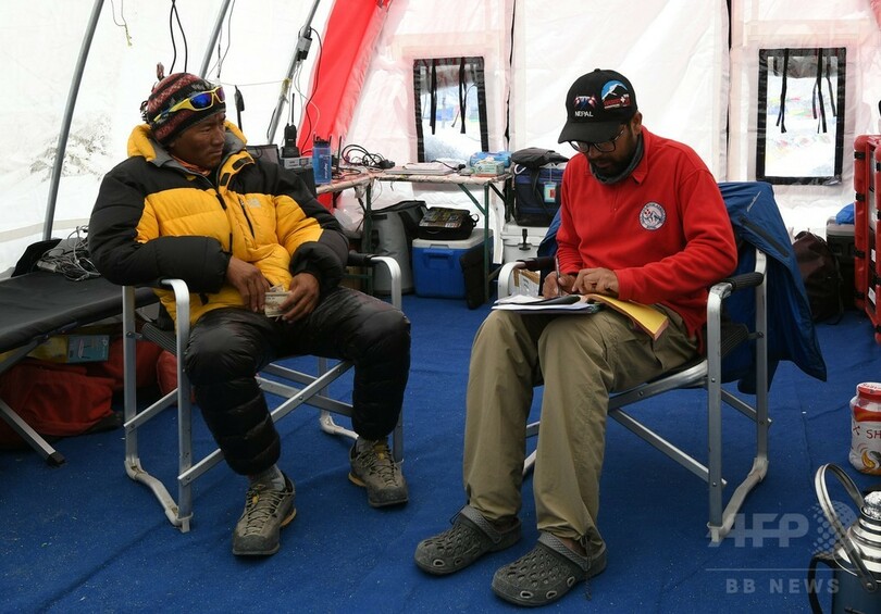 世界一高所の緊急救命室、エベレスト登山者らの救助に奮闘