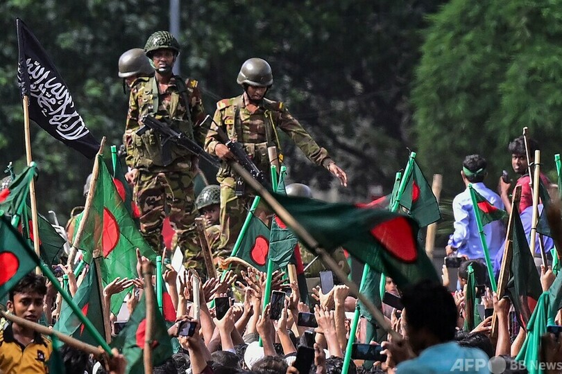 バングラデシュ首相が辞任、国外脱出　デモ激化で、暫定政権樹立へ