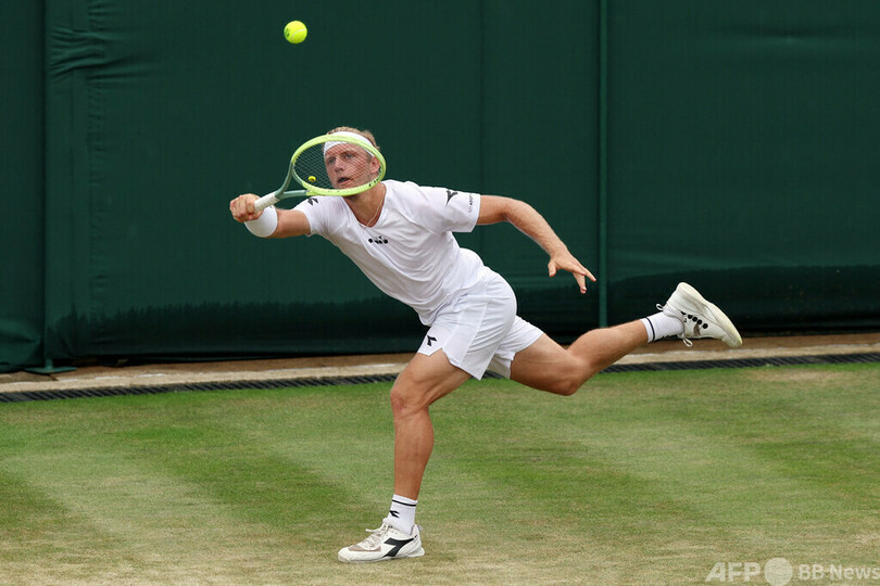 ルーネ、相手のギャンブルサーブに助けられ16強入り ウィンブルドン