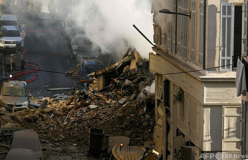 仏建物崩壊、8人が行方不明