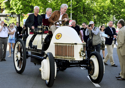 自動車誕生125周年、クラシックカーでパレード ドイツ 写真12枚 国際
