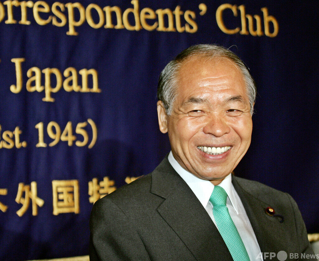 鈴木宗男議員、ロシア訪問 写真2枚 国際ニュース：AFPBB News
