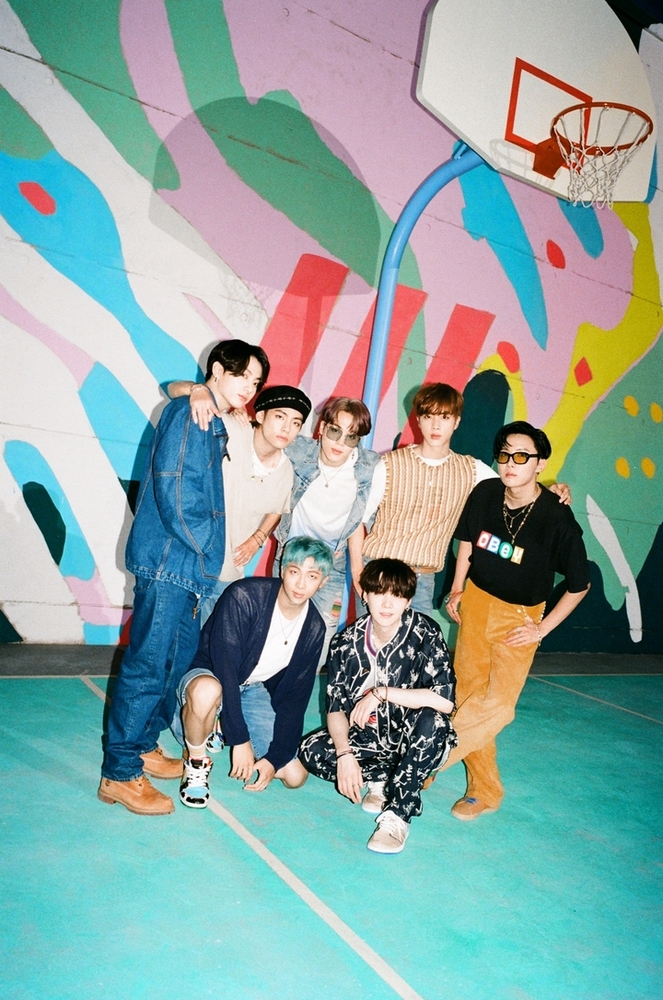 BTS 防弾少年団　公式　Dynamite レコード&カセットテープ 海外限定品 BTS 防弾少年団 公式 Dynamite レコード&カセットテープ 海外限定品