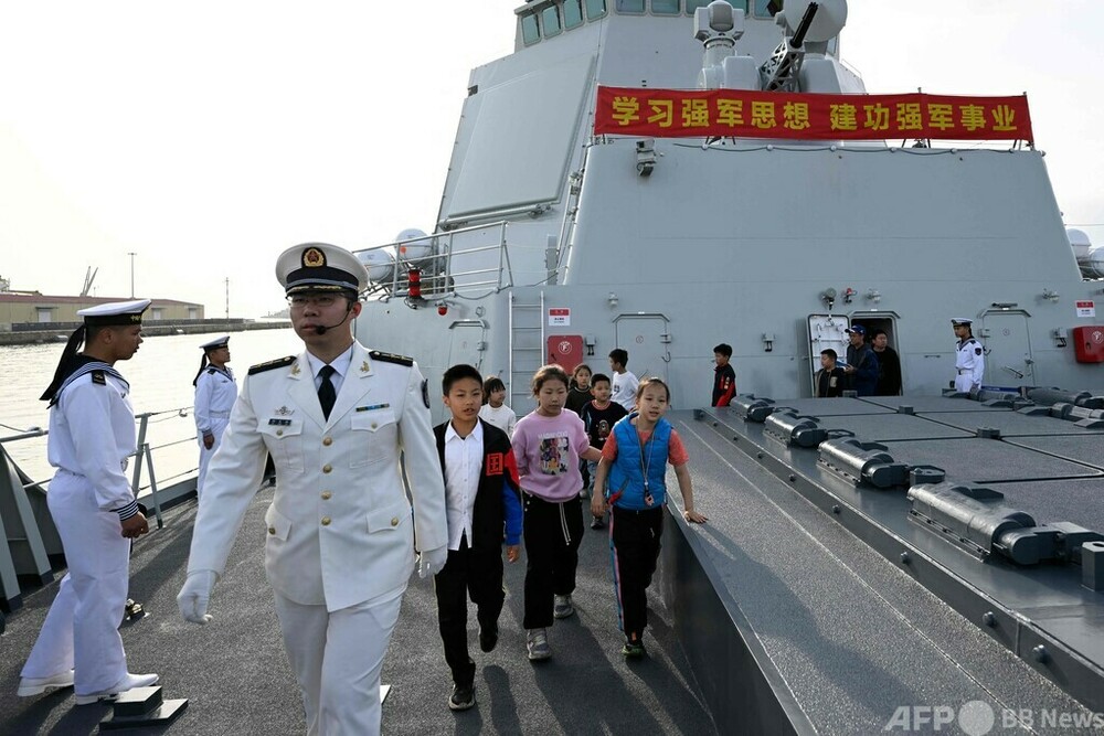 中国、ミサイル駆逐艦など一般公開 海軍創設75年 写真14枚 国際