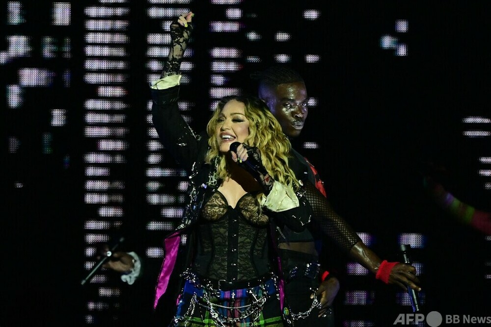 マドンナ、ブラジルで無料公演 100万人超が歓声 写真18枚 国際ニュース
