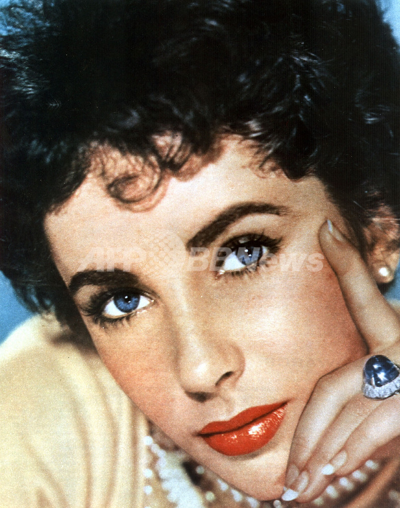 女優　エリザベス・テイラーのサイン入り歴史的遺物カード ハリウッドを代表する女優エリザベス・テイラーさん、死去 写真3枚