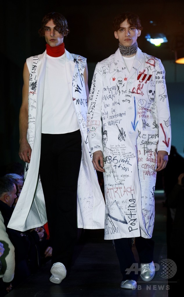 落書きやハチドリのモチーフで遊び心、「ラフ・シモンズ」15/16年秋冬メンズ