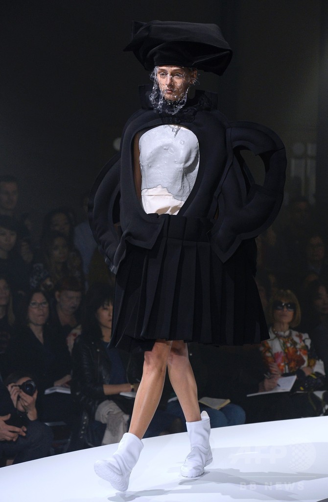 「コム デ ギャルソン」17年春夏