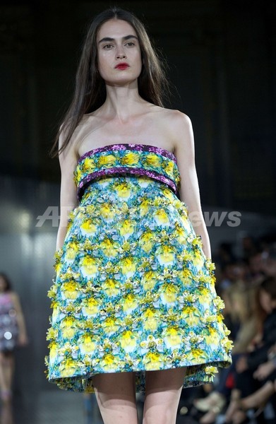 ＜14年春夏ロンドンコレクション＞メアリー・カトランズ