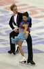 フィギュアスケート全米選手権（2013 Prudential U.S. Figure Skating Championships）は25日、米ネブラスカ（Nebraska）州オマハ（Omaha）にあるセンチュリーリンク・センター（CenturyLink Center）で行われ、アイスダンス・ショートダンス（SD）ではメリル・デイビス（Meryl Davis）/チャーリー・ホワイト（Charlie White）組が自己79.02点で首位に立った。

演技に臨むメディソン・チョーク（Madison Chock）/エヴァン・ベイツ（Evan Bates）組（2013年1月25日撮影）。(c)AFP/Getty Images/Jonathan Daniel