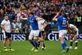 ラグビーシックスネーションズ第4節、イタリア対スコットランド。勝利を喜ぶイタリアの選手（2024年3月9日撮影）。(c)Alberto PIZZOLI / AFP