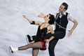 フィギュアスケート・グランプリ（GP）シリーズ第5戦、エリック ・ボンパール杯（Trophee Eric Bompard 2013）アイスダンス・ショートダンス（SD）。演技に臨むナタリー・プシャラ（Nathalie Pechalat）/ ファビアン・ブルザ（Fabian Bourzat）組（2013年11月15日撮影）。(c)AFP/KENZO TRIBOUILLARD