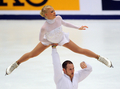 10-11フィギュアスケートGPシリーズ第3戦、中国杯（ISU Grand Prix of Figure Skating Cup of China 2010）ペア・フリースケーティング（FS）。合計166.72点で3位に入った米国のケイトリン・ヤンコウスカス（Caitlin Yankowskas、上）とジョン・コフリン（John Coughlin、下）。（2010年11月6日撮影）(c)AFP/PETER PARKS
