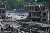 ネパール・中国土石流発生から1週間、死者1000人超 不明者の捜索難航