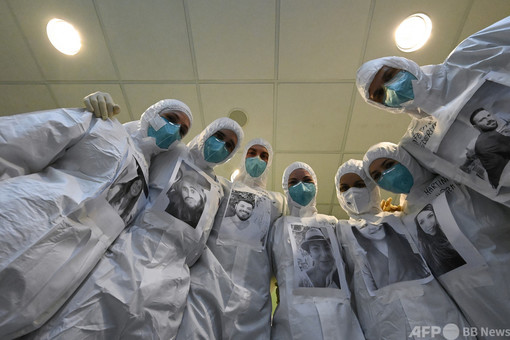 写真特集】新型コロナウイルス最前線、世界で闘う医療従事者ら 写真57