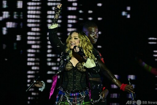 マドンナ、ブラジルで無料公演 100万人超が歓声 写真18枚 国際ニュース