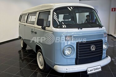 かつてのヒッピーの象徴「ワーゲンバス」、まもなく生産終了 写真11枚