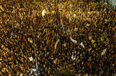 全土で25万人超、イスラエルで経済改革求める抗議デモ