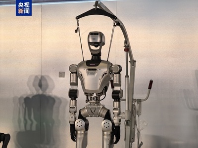 中国で電子アーキテクチャーを搭載した世界初のエンボディドAIロボットが登場