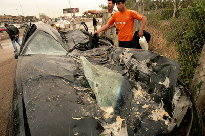 バグダッドの橋上で自爆テロ、8人が死亡 - イラク