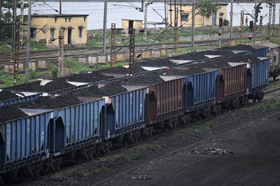 貨物列車、運転士なしで走行70キロ 負傷者なし インド