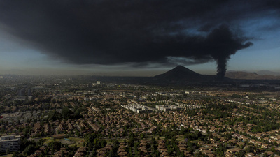 カーペット工場で火災 航空便迂回 チリ首都