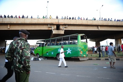 ケニア首都でバス2台爆発 2人死亡、60人超負傷