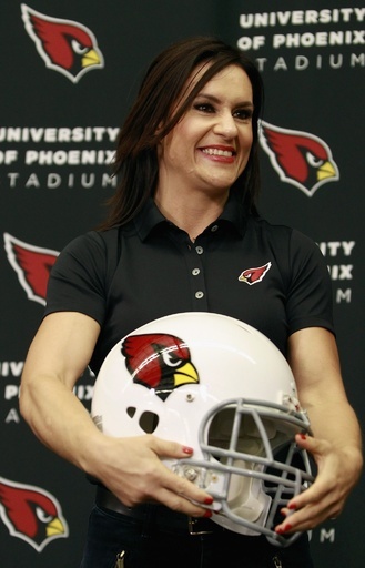 NFLで初の女性コーチ誕生、カーディナルスがインターン採用