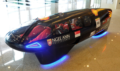 卒業制作で「エコカー」開発、シンガポール