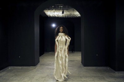 コソボ国立博物館で専門学生らによるファッションショー