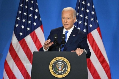 バイデン氏、選挙戦継続を表明 党内からの撤退圧力強まる中