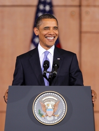 オバマ米大統領、インドネシアで演説 「世界の模範」と称賛