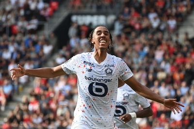 マンU、18歳の仏DFヨロを獲得