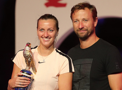 クビトバがコーチとの婚約発表 ウィンブルドン通算2勝